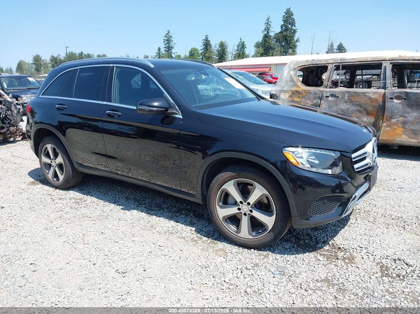 2016 Mercedes-benz Glc VIN WDC0G4KBXGF061519 IAAI salvage auction — RIGHT FRONT, Salvage Title, sold $5,800 on 2026-08-09 (photo 1)