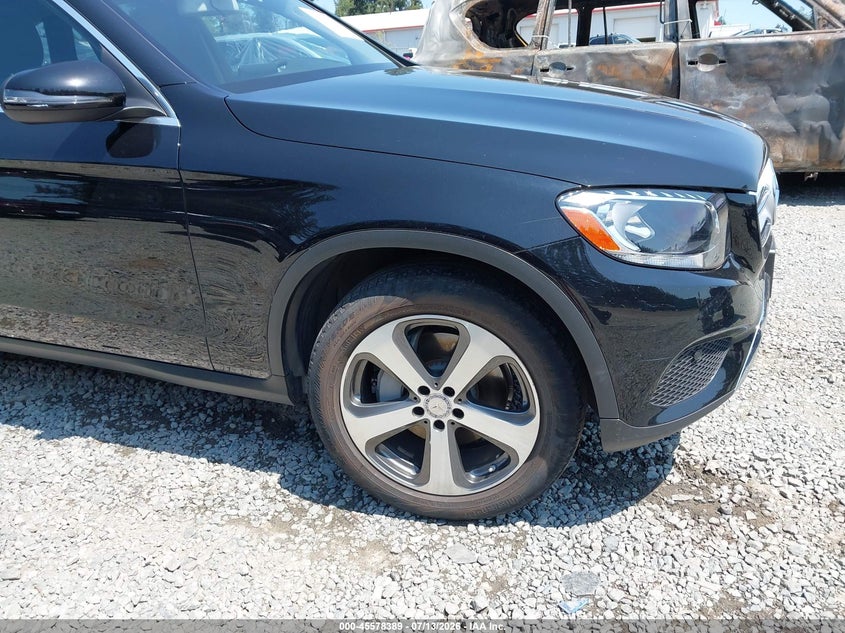 2016 Mercedes-benz Glc VIN WDC0G4KBXGF061519 IAAI salvage auction — RIGHT FRONT, Salvage Title, sold $5,800 on 2026-08-09 (photo 6)