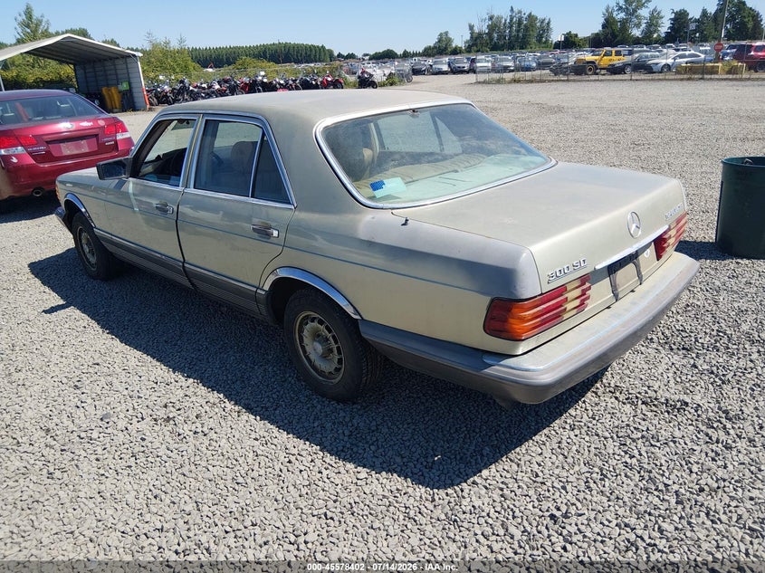 1982 Mercedes-benz 300 VIN WDBCB20A4CB016351 IAAI salvage auction — NORMAL WEAR, Clear - Public Restricted (Oregon), sold $125 on 2026-07-20 (photo 3)