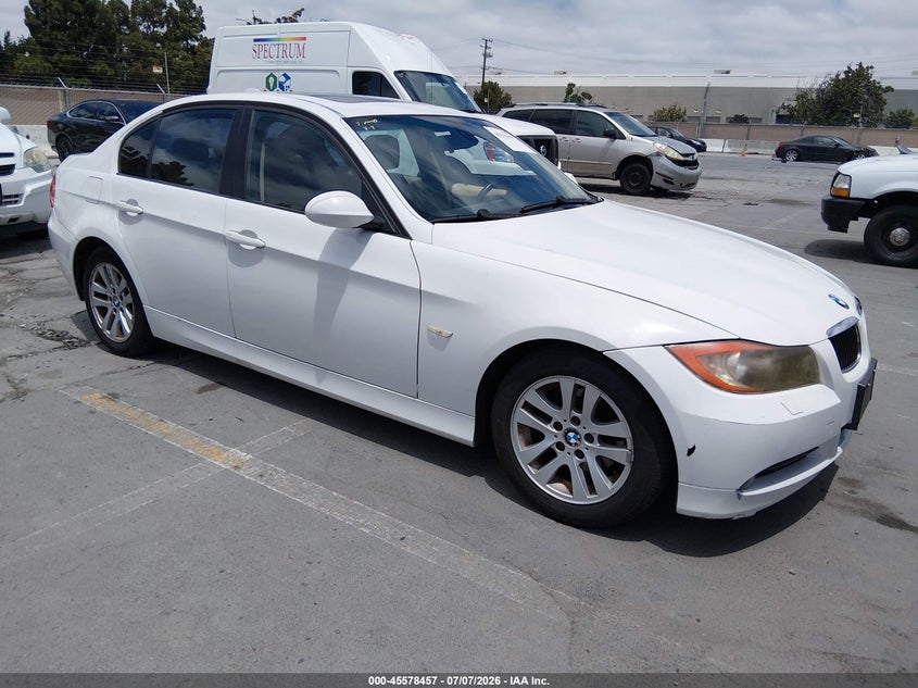 2007 BMW 3 series VIN WBAVC93537KX52280 IAAI salvage auction — NORMAL WEAR, Clear (Florida), sold $400 on 2026-07-20 (photo 1)