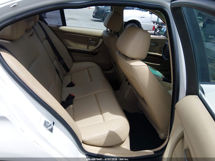 2007 BMW 3 series VIN WBAVC93537KX52280 IAAI salvage auction — NORMAL WEAR, Clear (Florida), sold $400 on 2026-07-20 (photo 8)