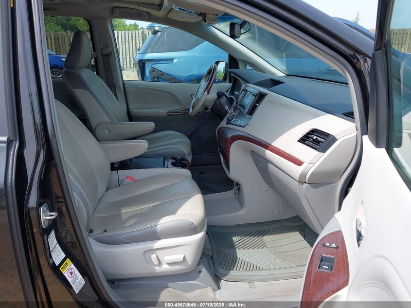 2013 Toyota Sienna VIN 5TDDK3DC8DS065053 IAAI salvage auction — SIDE, Salvage (Virginia), sold $2,600 on 2026-07-17 (photo 5)
