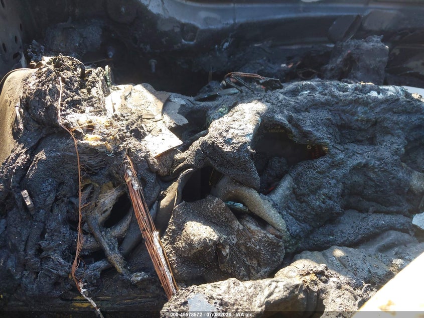 2018 Toyota Rav 4 VIN JTMNFREV8JJ186900 IAAI salvage auction — EXTERIOR BURN, Bill Of Sale (Georgia), sold $25 on 2026-07-29 (photo 7)