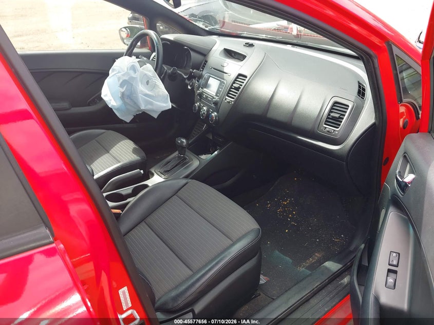 2015 Kia Forte VIN KNAFZ5A39F5274828 IAAI salvage auction — FRONT END, Clear (Massachusetts), sold $500 on 2026-07-31 (photo 5)