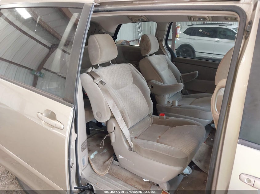 2010 Toyota Sienna VIN 5TDKK4CC8AS301954 IAAI salvage auction — NORMAL WEAR, Clear (Georgia), sold $575 on 2026-07-20 (photo 8)