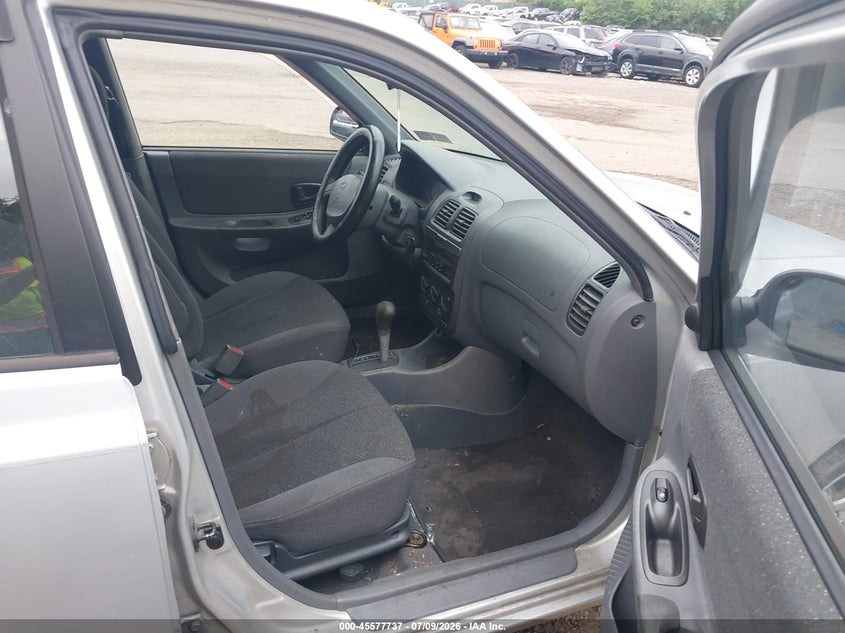 2002 Hyundai Accent VIN KMHCG45C62U401403 IAAI salvage auction — NORMAL WEAR, Clear (Pennsylvania), sold $475 on 2026-07-17 (photo 5)
