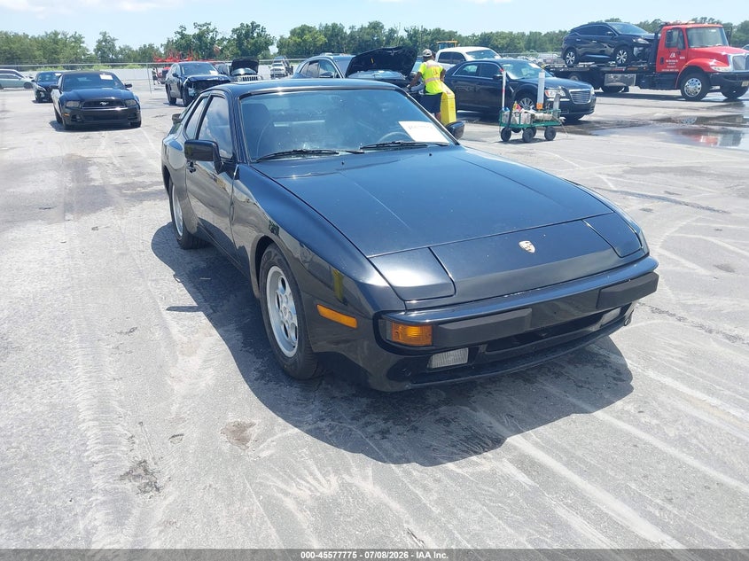 1983 Porsche 944 VIN WP0AA0944DN463923 IAAI salvage auction — NORMAL WEAR, Clear (Florida), sold $1,975 on 2026-07-20 (photo 1)