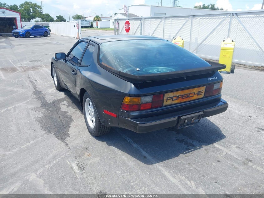 1983 Porsche 944 VIN WP0AA0944DN463923 IAAI salvage auction — NORMAL WEAR, Clear (Florida), sold $1,975 on 2026-07-20 (photo 3)