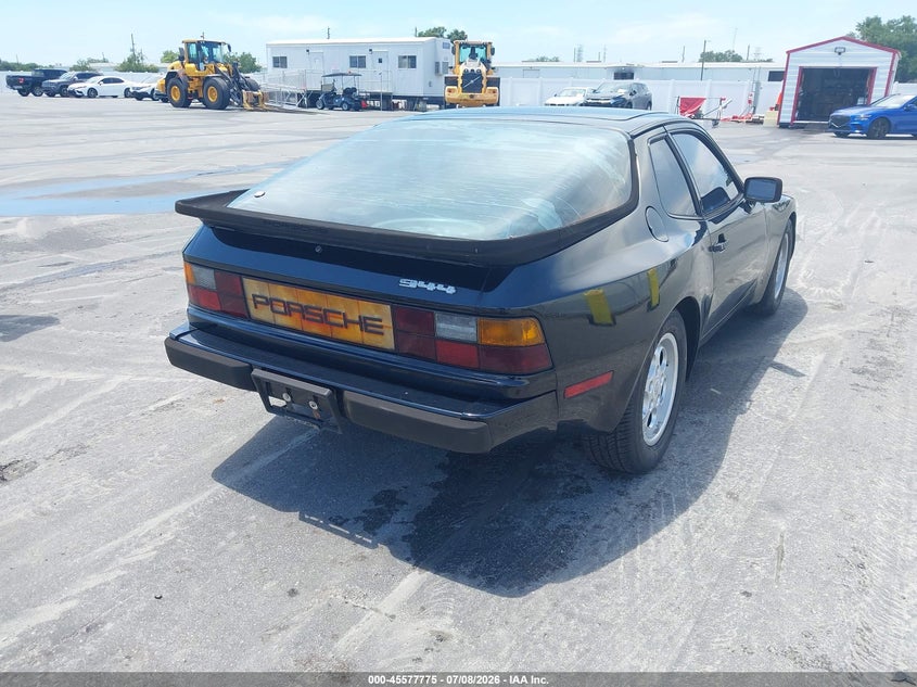 1983 Porsche 944 VIN WP0AA0944DN463923 IAAI salvage auction — NORMAL WEAR, Clear (Florida), sold $1,975 on 2026-07-20 (photo 4)