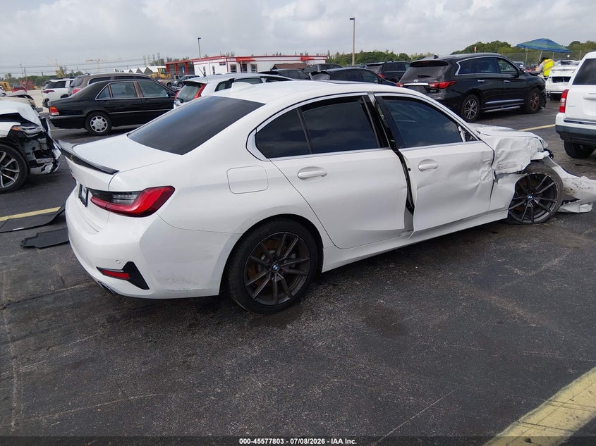 2020 BMW 3er VIN WBA5R1C04LFH54243 IAAI salvage auction — RIGHT SIDE, Wait Title, sold $7,050 on 2026-09-24 (photo 4)