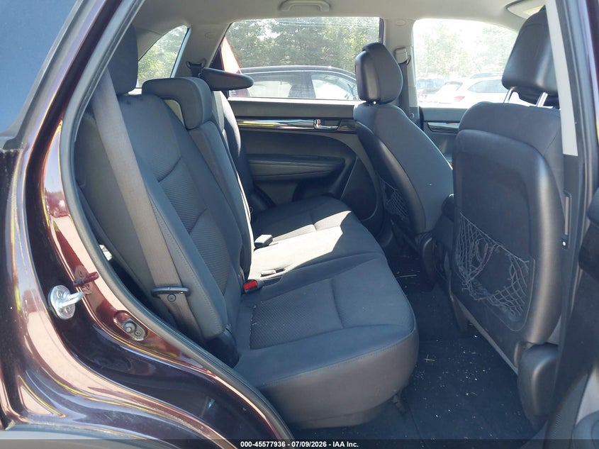 2011 Kia Sorento VIN 5XYKTDA18BG111617 IAAI salvage auction — NORMAL WEAR, Original (New Hampshire), sold $950 on 2026-07-15 (photo 8)