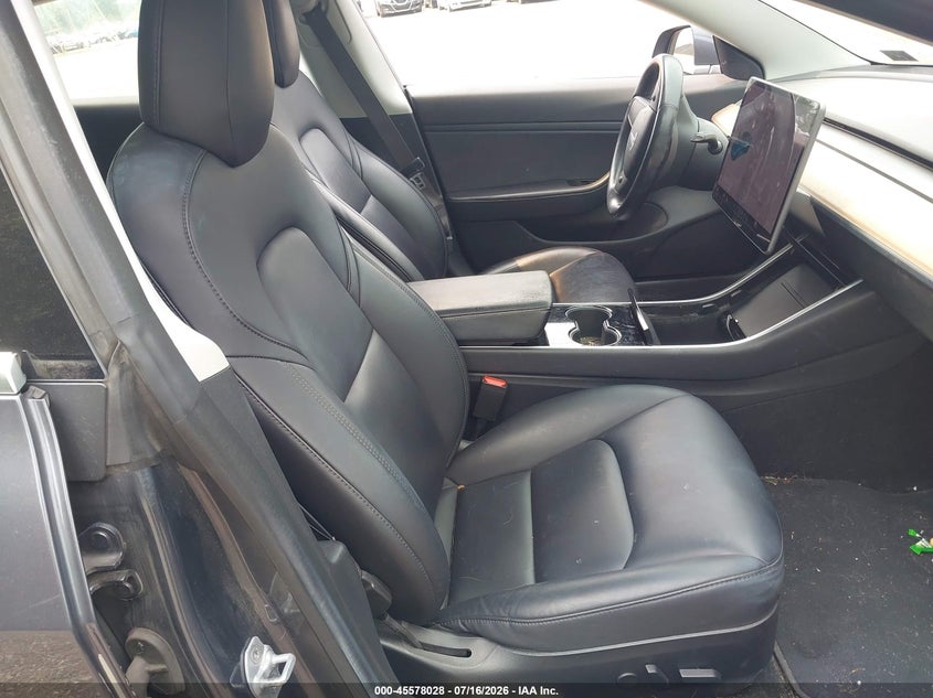2018 Tesla Model 3 VIN 5YJ3E1EB2JF093170 IAAI salvage auction — RIGHT FRONT, Salvage Title, sold $5,200 on 2026-07-23 (photo 5)