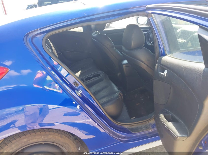 2013 Hyundai Veloster VIN KMHTC6AE1DU111202 IAAI salvage auction — NORMAL WEAR, Clear (Indiana), sold $1,000 on 2026-07-17 (photo 8)
