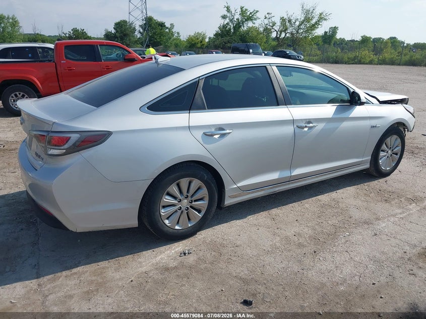 2016 Hyundai Sonata VIN KMHE24L13GA023610 IAAI salvage auction — FRONT END, Junk Bill Of Sale Mv2459 (Wisconsin), sold $875 on 2026-07-28 (photo 4)