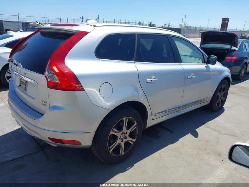 2014 Volvo Xc60 VIN YV4902DZ5E2504144 IAAI salvage auction — SIDE, Clear - Dealer Only (California), sold $850 on 2026-07-29 (photo 4)