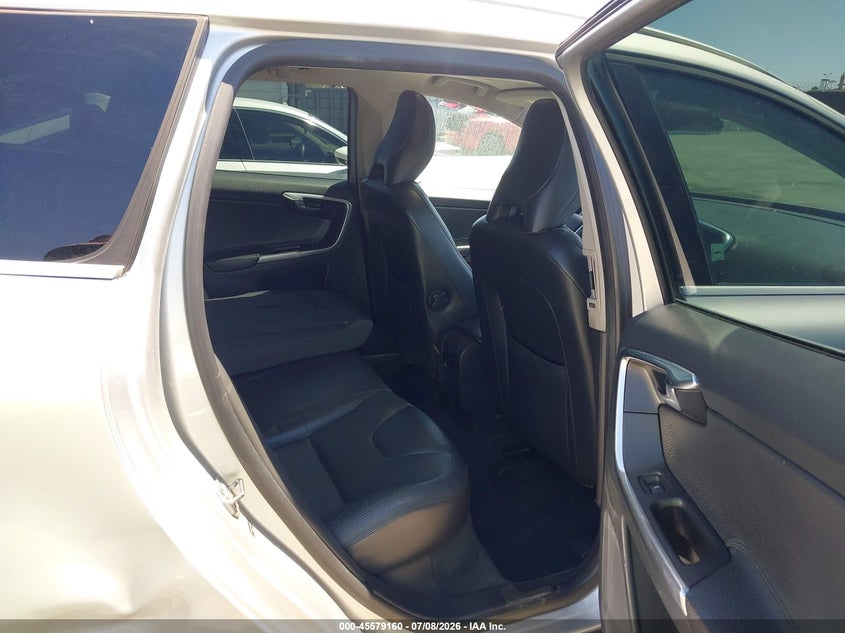 2014 Volvo Xc60 VIN YV4902DZ5E2504144 IAAI salvage auction — SIDE, Clear - Dealer Only (California), sold $850 on 2026-07-29 (photo 8)