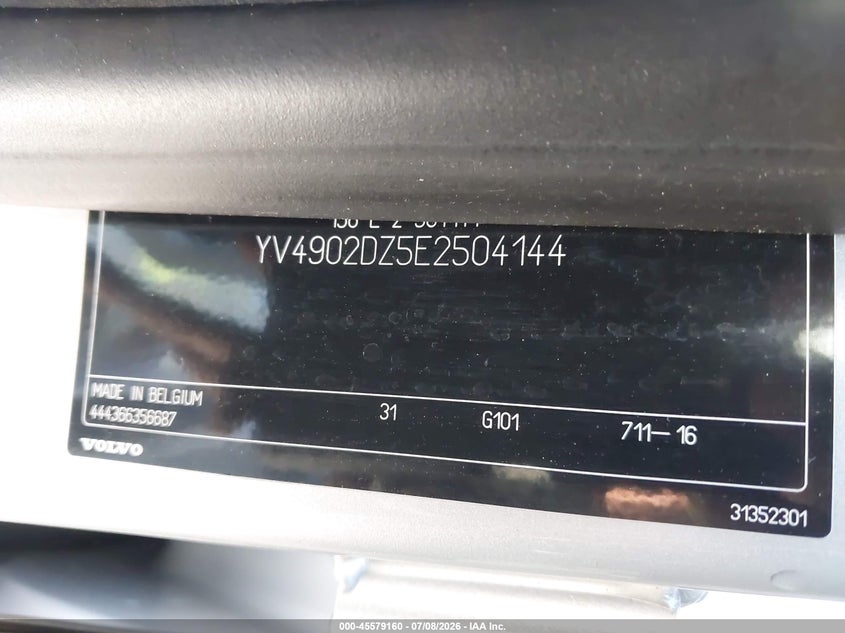 2014 Volvo Xc60 VIN YV4902DZ5E2504144 IAAI salvage auction — SIDE, Clear - Dealer Only (California), sold $850 on 2026-07-29 (photo 9)