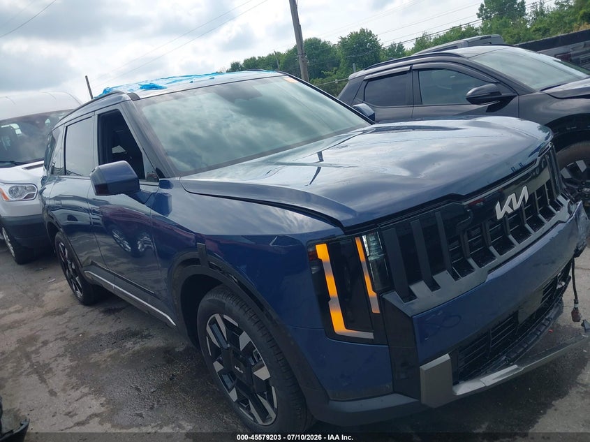2027 Kia Telluride VIN 5XYPEES17VG027135 IAAI salvage auction — LEFT FRONT, Salvage Title, sold $18,600 on 2026-08-01 (photo 1)