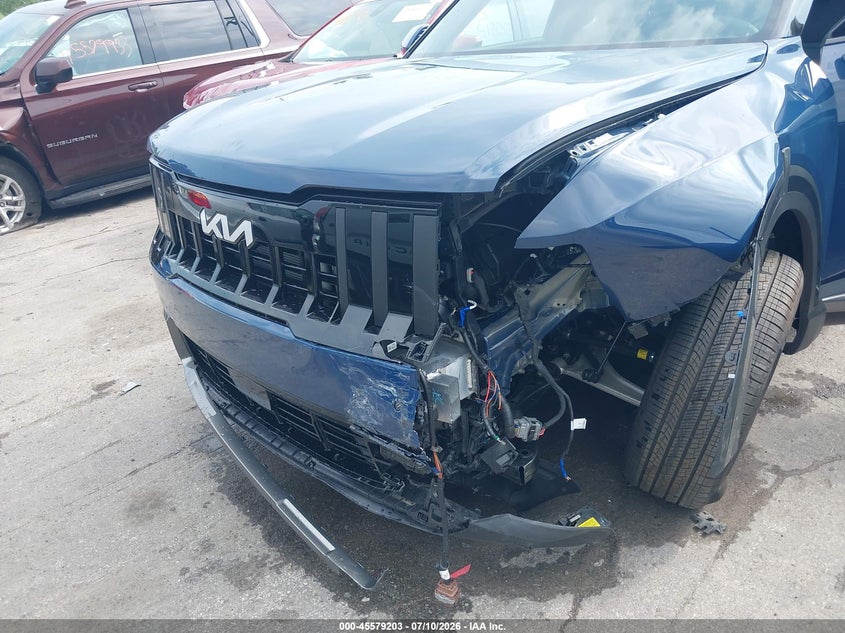 2027 Kia Telluride VIN 5XYPEES17VG027135 IAAI salvage auction — LEFT FRONT, Salvage Title, sold $18,600 on 2026-08-01 (photo 6)