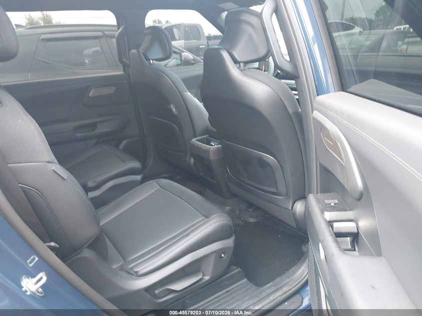 2027 Kia Telluride VIN 5XYPEES17VG027135 IAAI salvage auction — LEFT FRONT, Salvage Title, sold $18,600 on 2026-08-01 (photo 8)