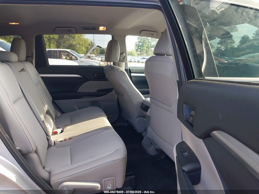 2017 Toyota Highlander VIN 5TDZZRFH5HS229376 IAAI salvage auction — RIGHT SIDE, Salvage (Texas), sold $6,500 on 2026-07-30 (photo 8)