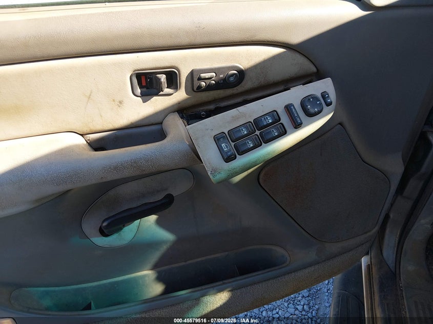 2001 Chevrolet Tahoe VIN 1GNEC13T11R181719 IAAI salvage auction — NORMAL WEAR, Clear (Alabama), sold $225 on 2026-07-20 (photo 6)