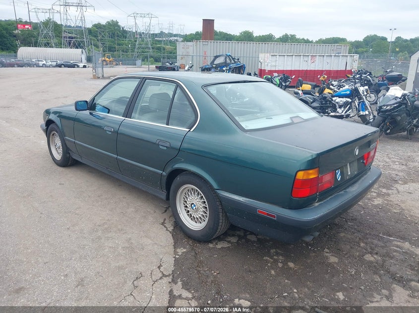 1994 BMW 5 series VIN WBAHE2312RGE84424 IAAI salvage auction — NORMAL WEAR, Clear (Pennsylvania), sold $1,650 on 2026-07-24 (photo 3)