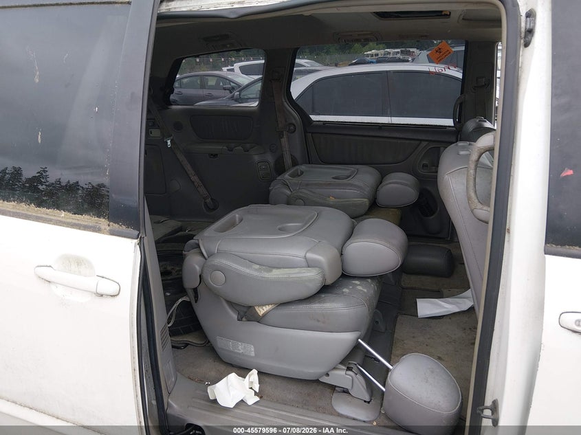 2006 Toyota Sienna VIN 5TDZA22C26S477946 IAAI salvage auction — SIDE, Clear (Washington), sold $400 on 2026-07-29 (photo 8)