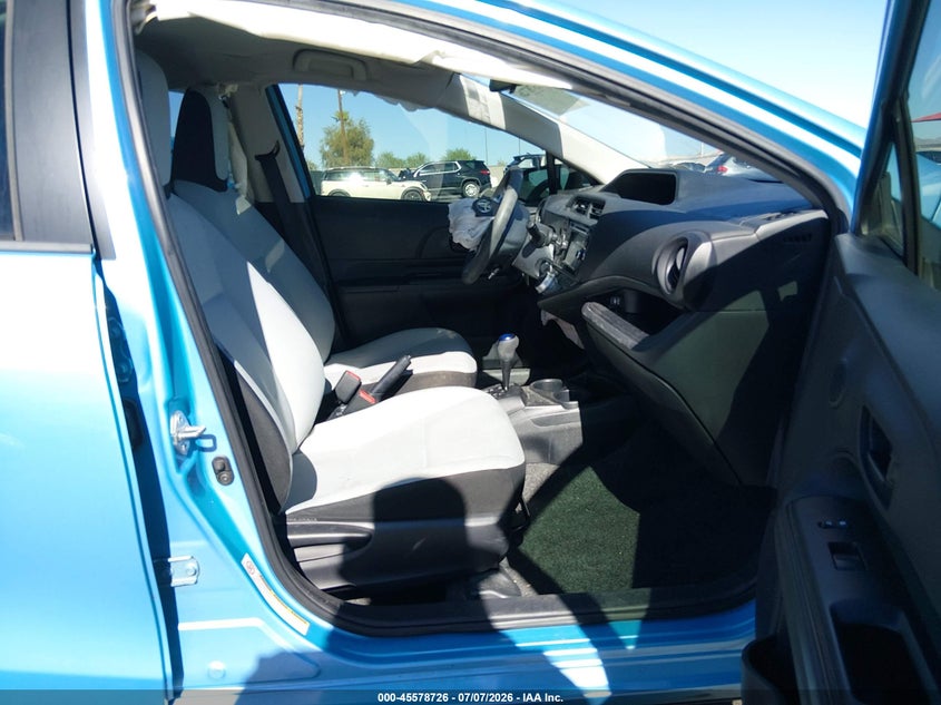 2015 Toyota Prius c VIN JTDKDTB30F1100673 IAAI salvage auction — LEFT & RIGHT, Salvage (Pennsylvania), sold $950 on 2026-07-31 (photo 5)