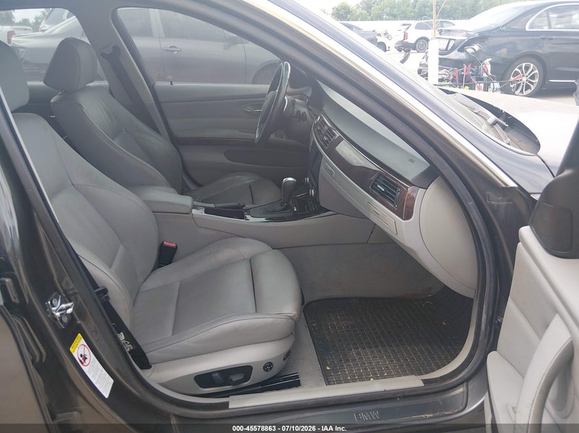 2007 BMW 3 series VIN WBAVB735X7KY61455 IAAI salvage auction — NORMAL WEAR, Original (Texas), sold $425 on 2026-07-17 (photo 5)