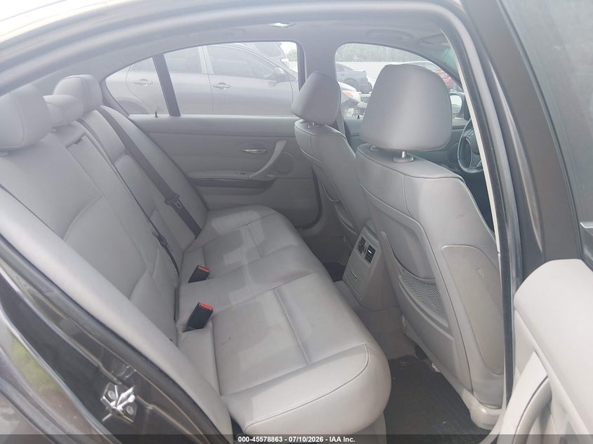 2007 BMW 3 series VIN WBAVB735X7KY61455 IAAI salvage auction — NORMAL WEAR, Original (Texas), sold $425 on 2026-07-17 (photo 8)