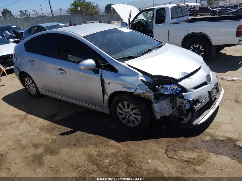 2015 Toyota Prius VIN JTDKN3DP3F3070652 IAAI salvage auction — RIGHT FRONT, Salvage (California), sold $2,250 on 2026-07-31 (photo 1)