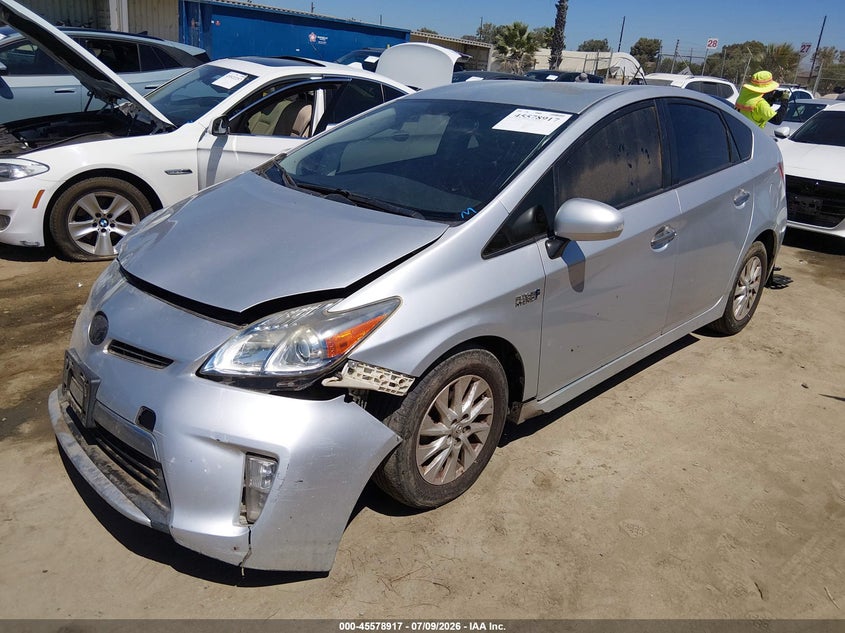 2015 Toyota Prius VIN JTDKN3DP3F3070652 IAAI salvage auction — RIGHT FRONT, Salvage (California), sold $2,250 on 2026-07-31 (photo 2)