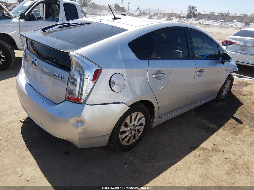 2015 Toyota Prius VIN JTDKN3DP3F3070652 IAAI salvage auction — RIGHT FRONT, Salvage (California), sold $2,250 on 2026-07-31 (photo 4)