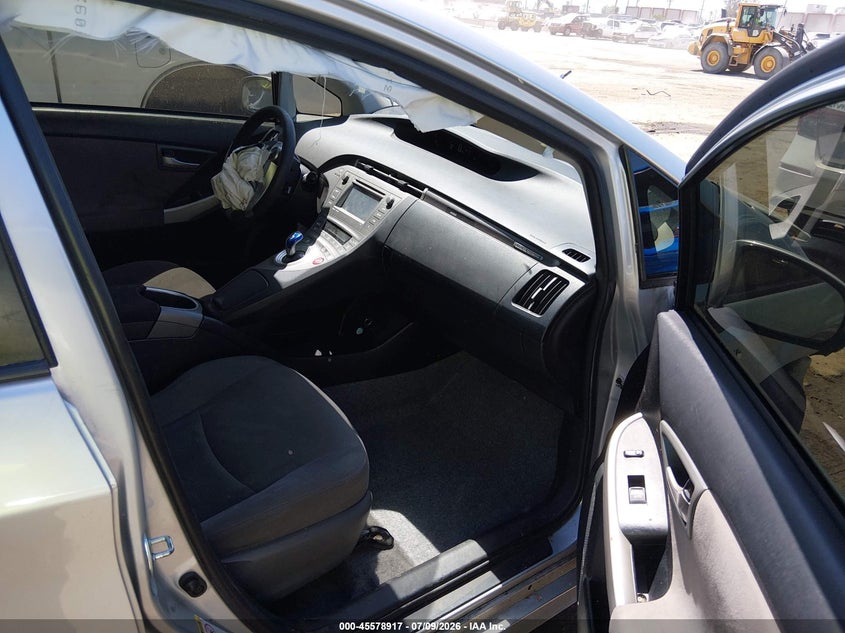 2015 Toyota Prius VIN JTDKN3DP3F3070652 IAAI salvage auction — RIGHT FRONT, Salvage (California), sold $2,250 on 2026-07-31 (photo 5)