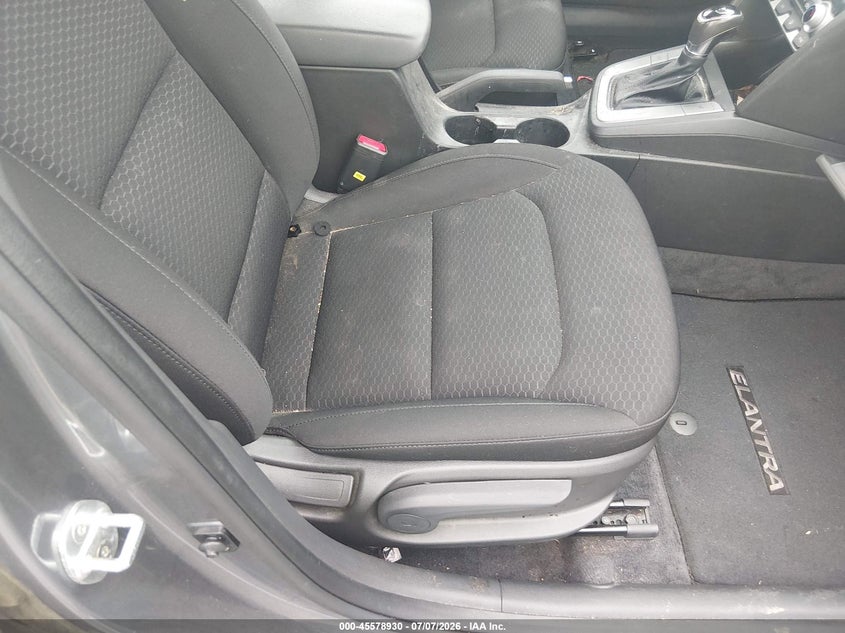 2019 Hyundai Elantra VIN KMHD84LF9KU853750 IAAI salvage auction — NORMAL WEAR, Salvage Title, sold $3,150 on 2026-07-20 (photo 5)
