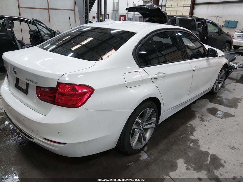 2014 BMW 3er VIN WBA3D5C52EKX97625 IAAI salvage auction — FRONT END, Salvage (Idaho), sold $1,400 on 2026-08-21 (photo 4)