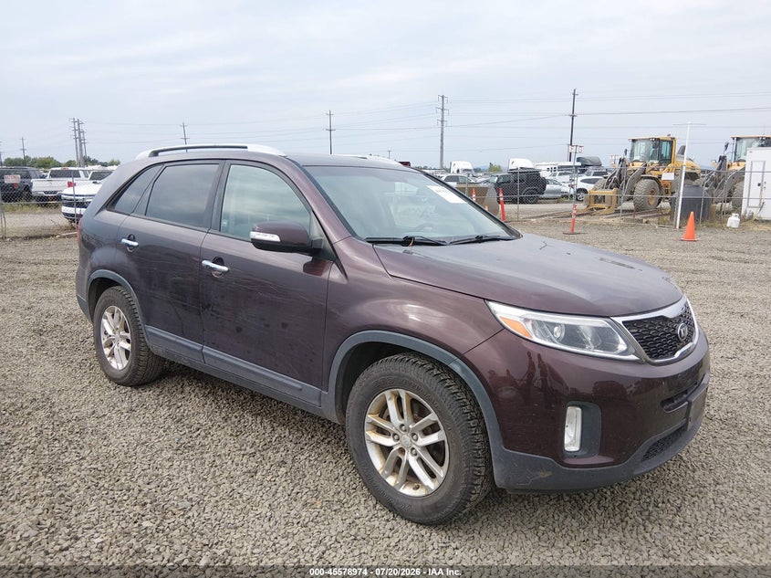 2015 Kia Sorento VIN 5XYKT4A68FG573323 IAAI salvage auction — NORMAL WEAR, Clear (Virginia), sold $625 on 2026-07-28 (photo 1)