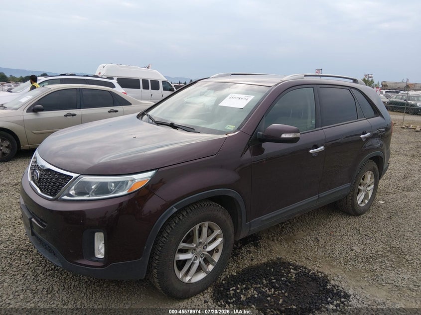 2015 Kia Sorento VIN 5XYKT4A68FG573323 IAAI salvage auction — NORMAL WEAR, Clear (Virginia), sold $625 on 2026-07-28 (photo 2)