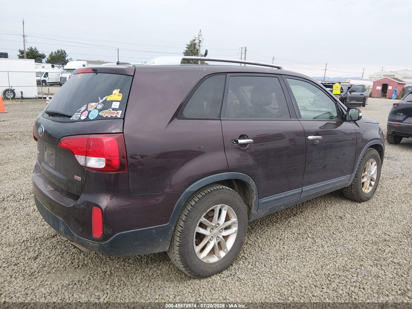 2015 Kia Sorento VIN 5XYKT4A68FG573323 IAAI salvage auction — NORMAL WEAR, Clear (Virginia), sold $625 on 2026-07-28 (photo 4)