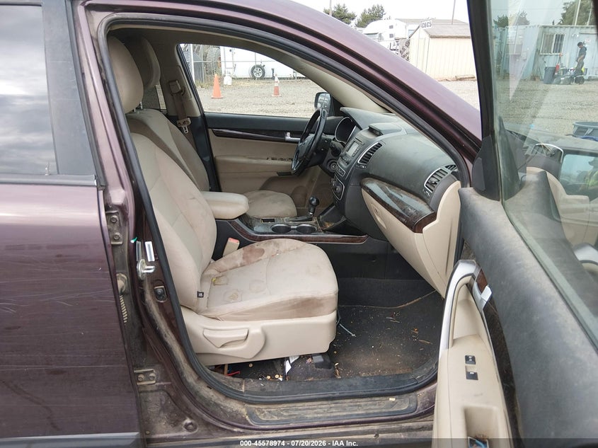 2015 Kia Sorento VIN 5XYKT4A68FG573323 IAAI salvage auction — NORMAL WEAR, Clear (Virginia), sold $625 on 2026-07-28 (photo 5)