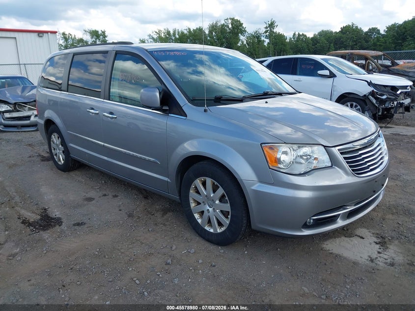 2016 Chrysler Town & country VIN 2C4RC1BG6GR283339 IAAI salvage auction — NORMAL WEAR, Clear (New York), sold $675 on 2026-07-11 (photo 1)