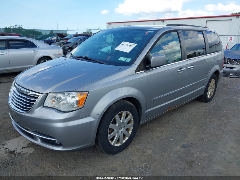 2016 Chrysler Town & country VIN 2C4RC1BG6GR283339 IAAI salvage auction — NORMAL WEAR, Clear (New York), sold $675 on 2026-07-11 (photo 2)