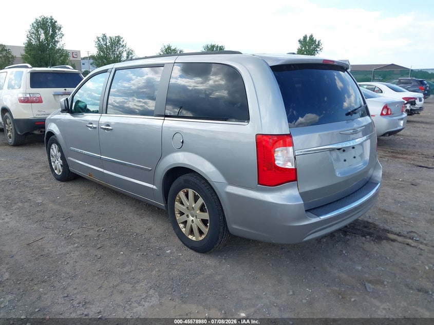 2016 Chrysler Town & country VIN 2C4RC1BG6GR283339 IAAI salvage auction — NORMAL WEAR, Clear (New York), sold $675 on 2026-07-11 (photo 3)