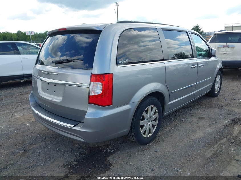 2016 Chrysler Town & country VIN 2C4RC1BG6GR283339 IAAI salvage auction — NORMAL WEAR, Clear (New York), sold $675 on 2026-07-11 (photo 4)