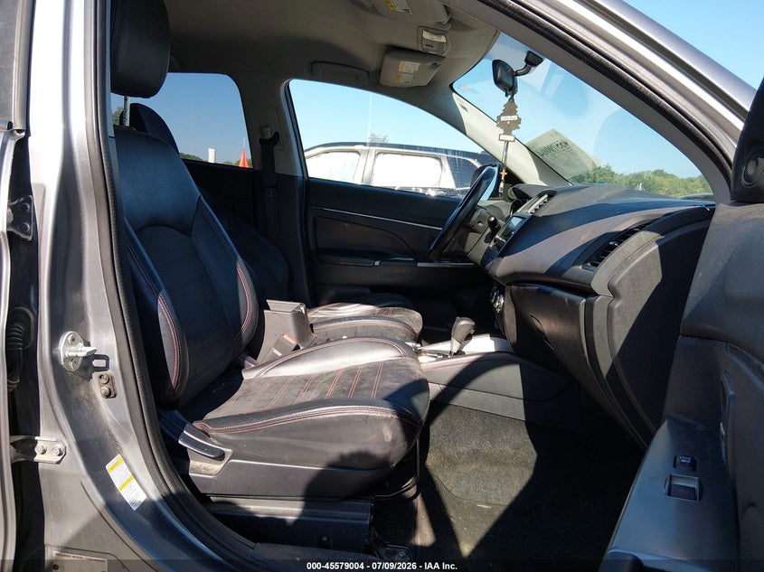 2018 Mitsubishi Outlander VIN JA4AR3AW7JZ032580 IAAI salvage auction — NORMAL WEAR, Original (New Hampshire), sold $25 on 2026-07-29 (photo 5)
