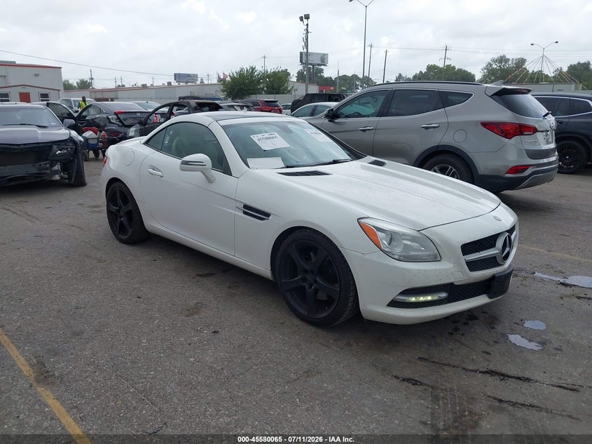 2016 Mercedes-benz Slk-klasse VIN WDDPK3JAXGF120273 IAAI salvage auction — REAR END, Salvage (Texas), sold $5,325 on 2026-08-12 (photo 1)