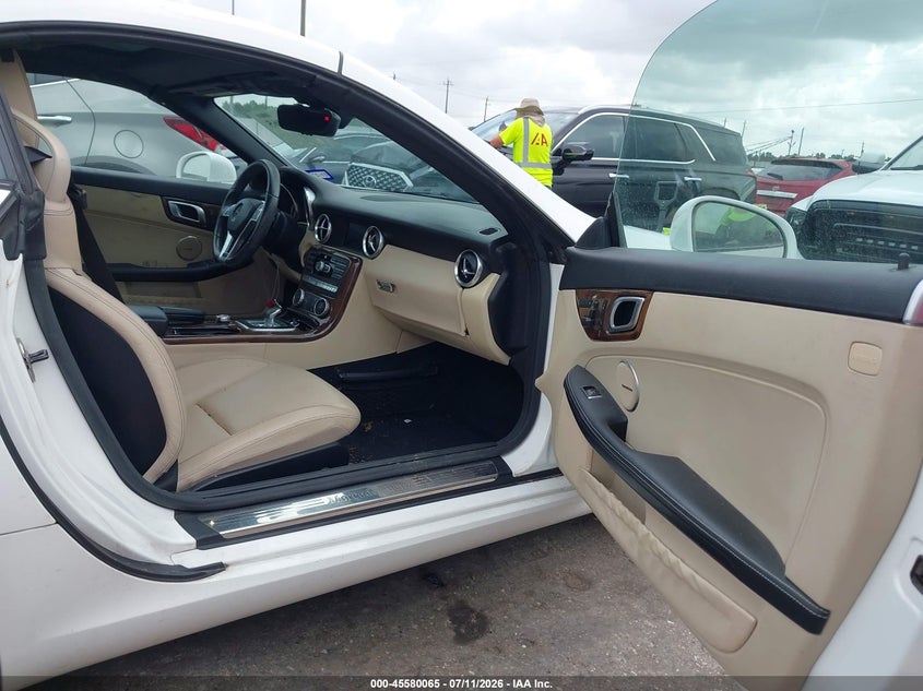 2016 Mercedes-benz Slk-klasse VIN WDDPK3JAXGF120273 IAAI salvage auction — REAR END, Salvage (Texas), sold $5,325 on 2026-08-12 (photo 5)