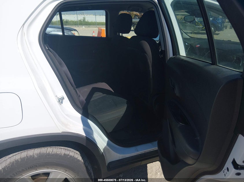 2018 Chevrolet Trax VIN KL7CJNSB2JB572910 IAAI salvage auction — RIGHT SIDE, Salvage Title, sold $1,050 on 2026-07-23 (photo 8)