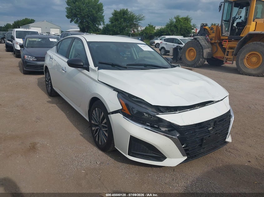 2025 Nissan Altima VIN 1N4BL4DV1SN353825 IAAI salvage auction — FRONT END, Salvage (Iowa), sold $7,600 on 2026-08-21 (photo 1)